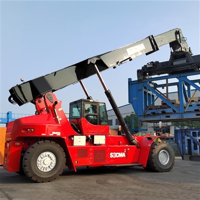 45 tonnás konténeres targonca