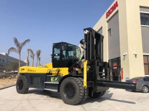 32  Ton targonca rögzítve a sarokkal